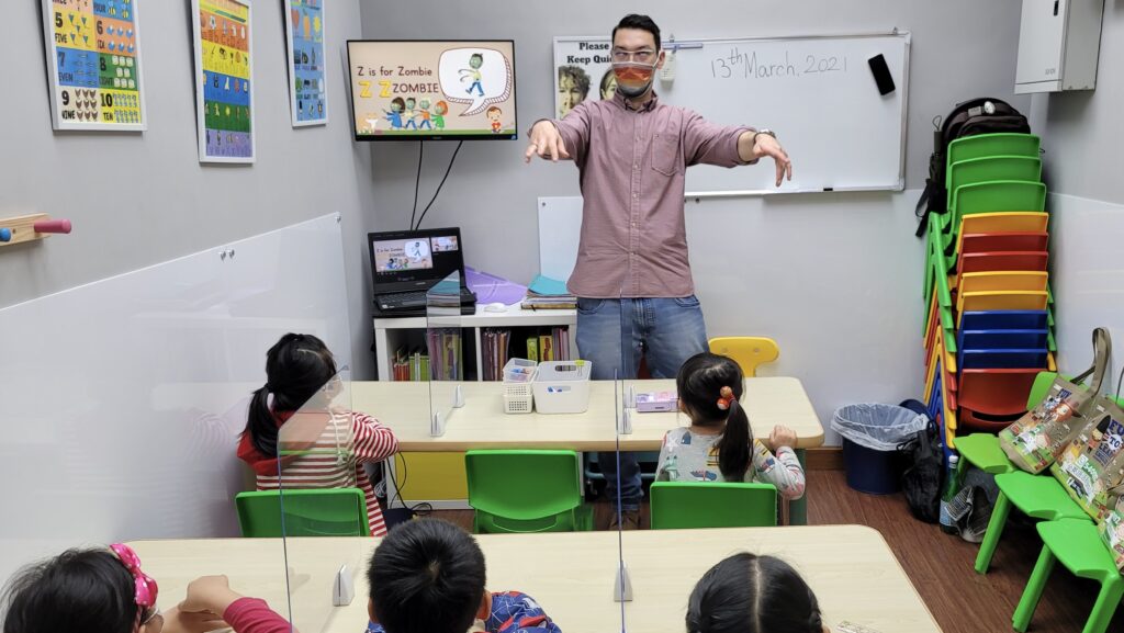 "My English is pretty basic" - 10 steps to improve