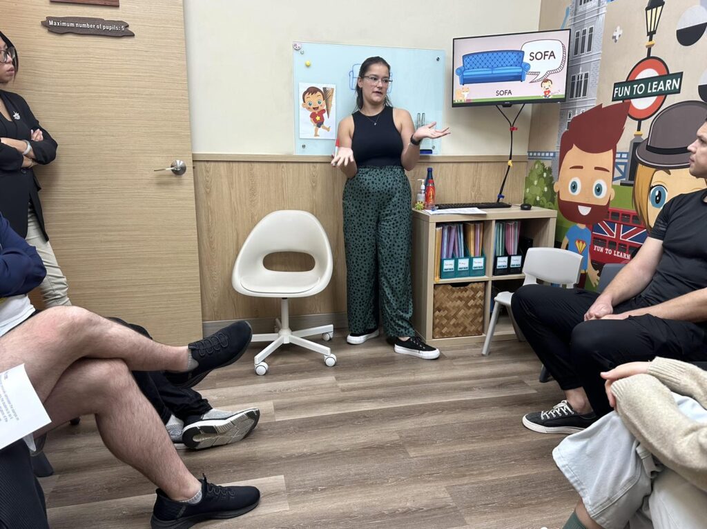 teacher teaching teachers hk fanling sheung shui tai wo tai po fun to learn english