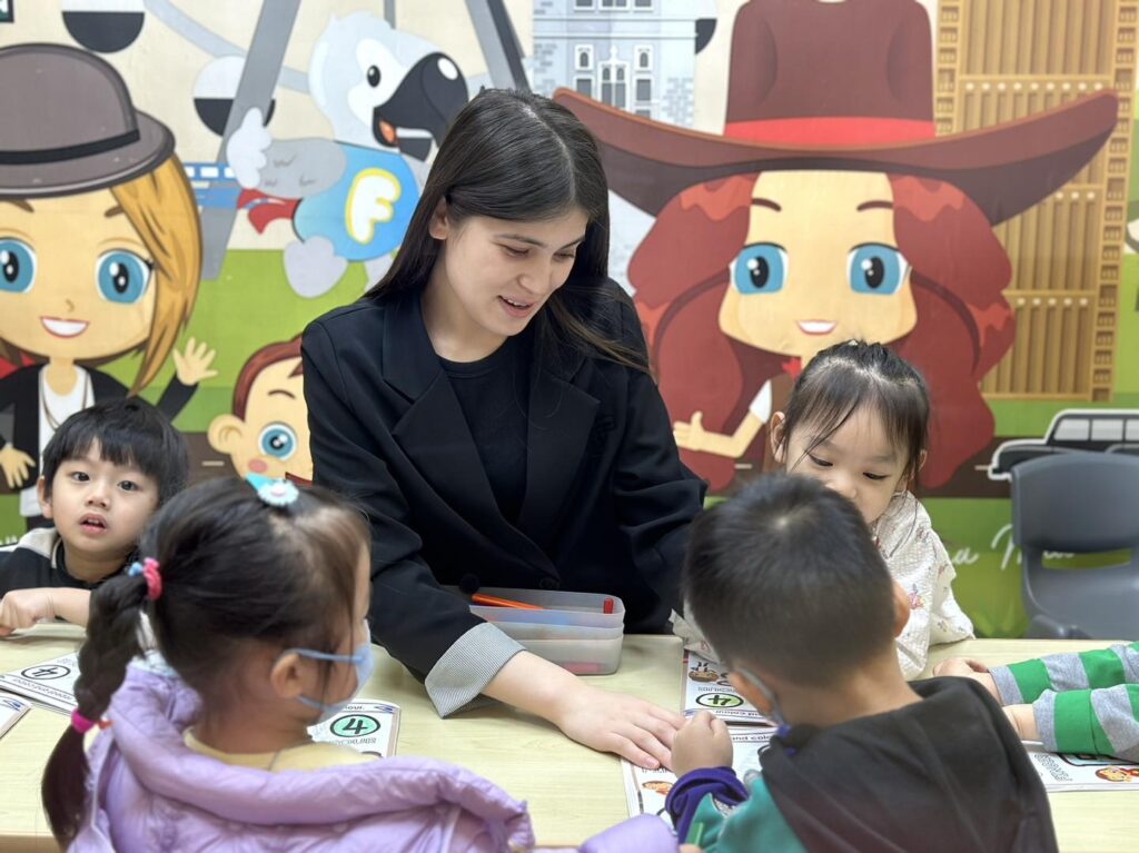 Strengthening Language Input 3 Loving English Teachers at Fun To Learn English Learning Centre
